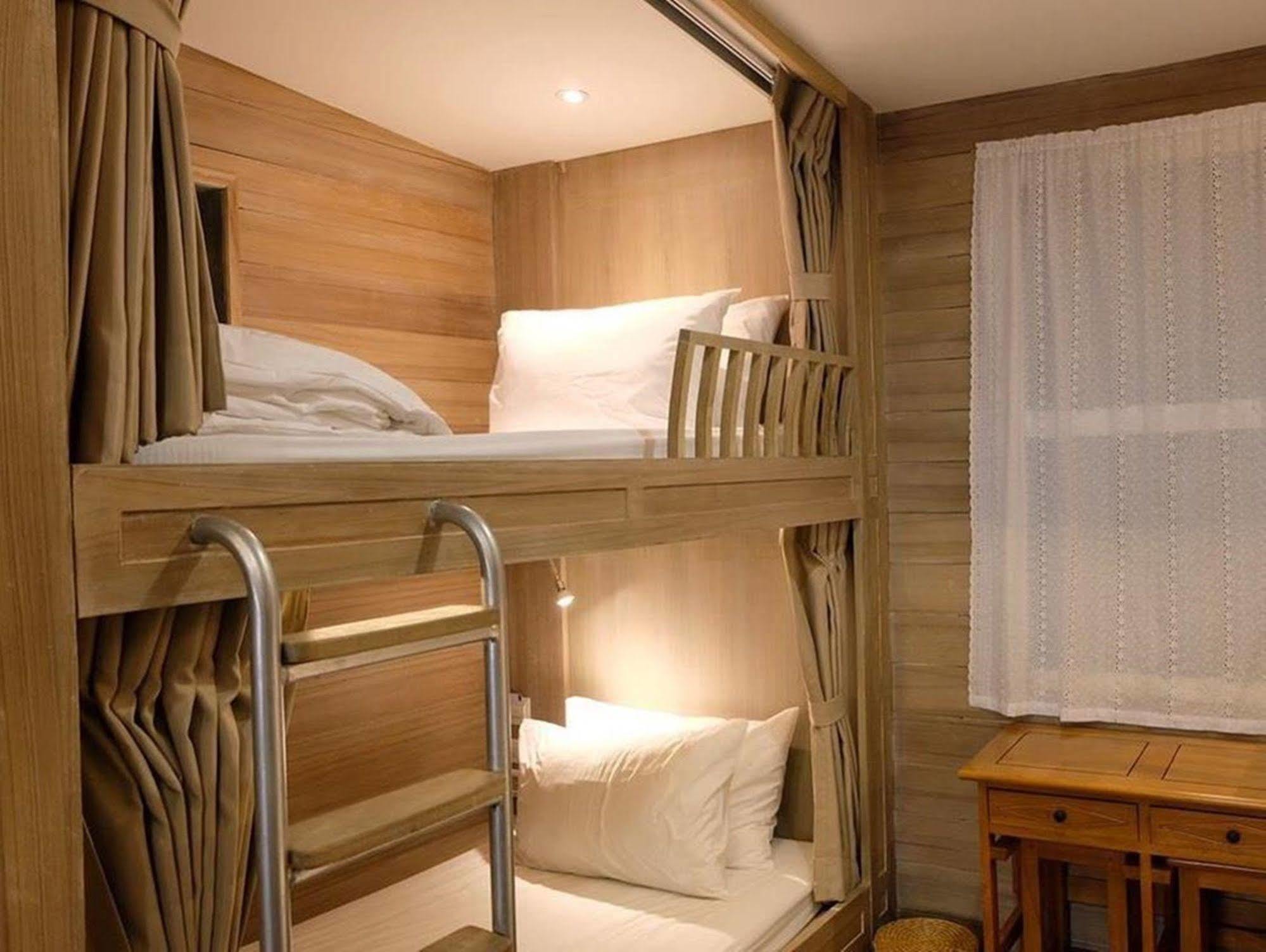 Canale Hostel Bangkok Bagian luar foto